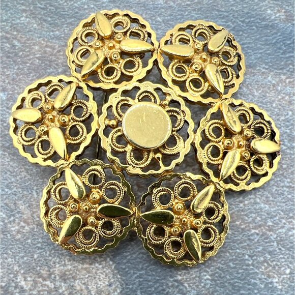 Florenza Filigree Flower Brooch Pin Intricate Design Gold-tone Vintage - Picture 1 of 8
